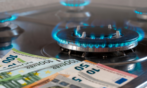 Prezzo del gas in calo, ma bollette in aumento: cosa succede