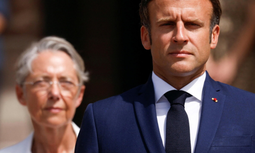 Pensione a 64 anni: in Francia sinistra e destra unite contro Macron