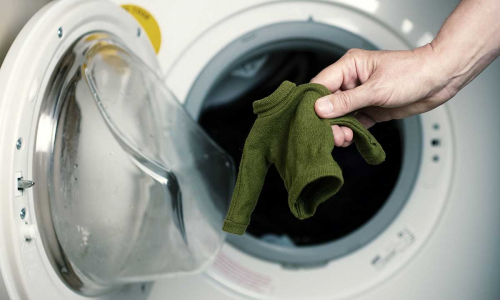 Bucato, quanto tempo puoi lasciare i vestiti bagnati in lavatrice? La risposta