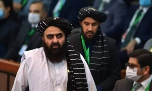 Nuovi divieti imposti dai talebani al popolo mentre la crisi in Afghanistan peggiora