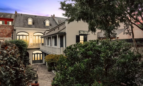 La casa di Angelina Jolie e Brad Pitt a New Orleans è in vendita: ecco quanto costa